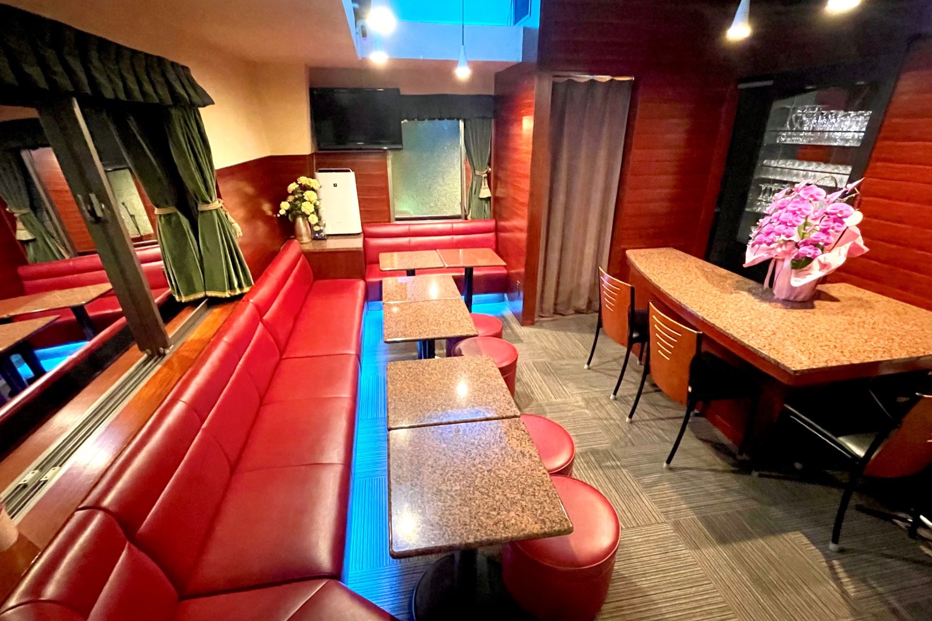 ラウンジ 泉水 店内写真