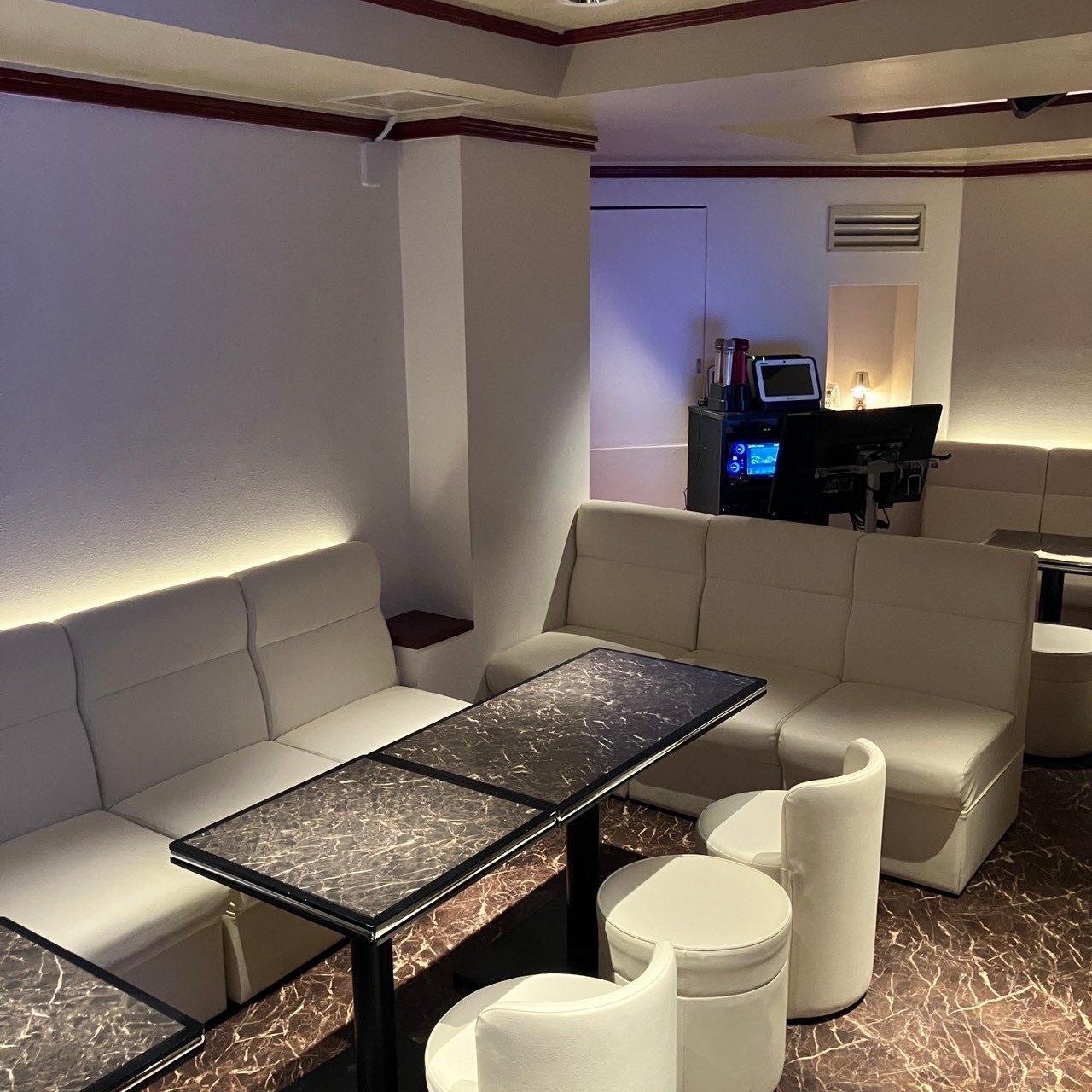 赤坂 スナック&バー CANNES 店内写真