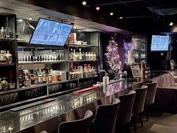 Free style Bar F 店内写真
