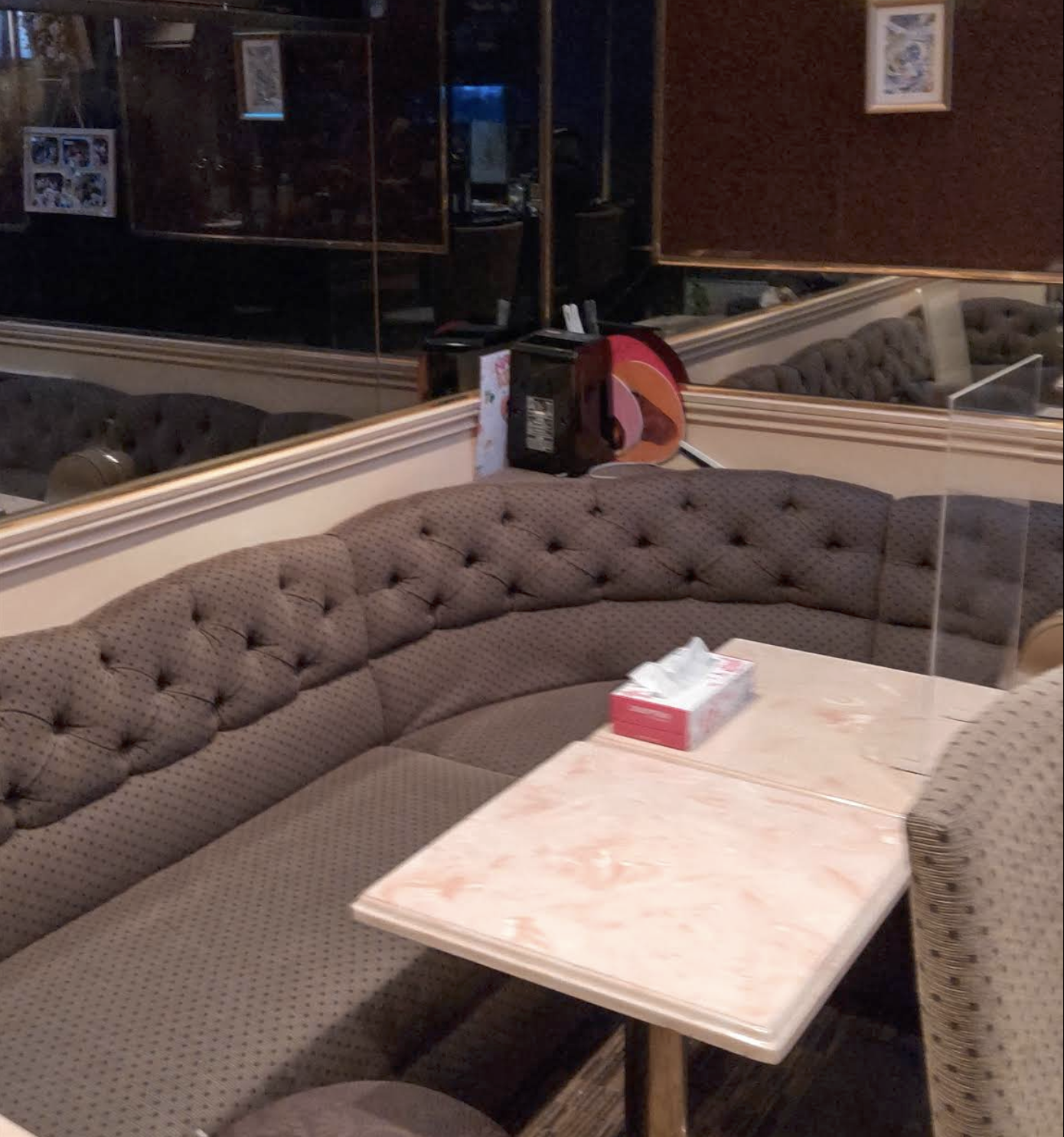 HomeBarみくりや 店内写真