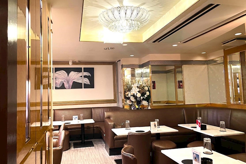 ラウンジ LIVIA (リヴィア) 店内写真
