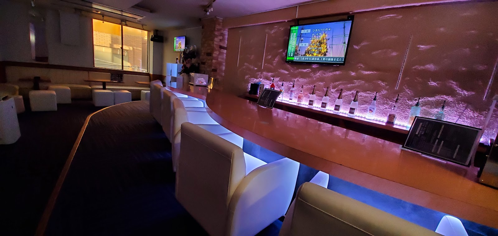 Girl's Bar & Lounge ALL-IN 店内写真