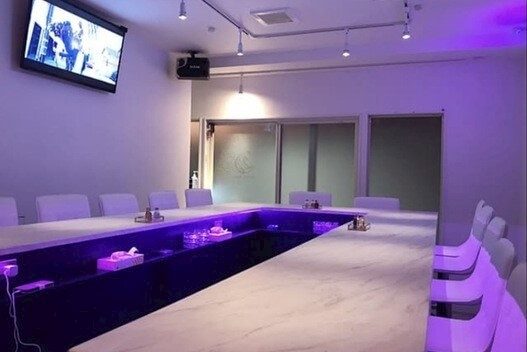 亀有 ガールズバー Twenty four -24- 店内写真2
