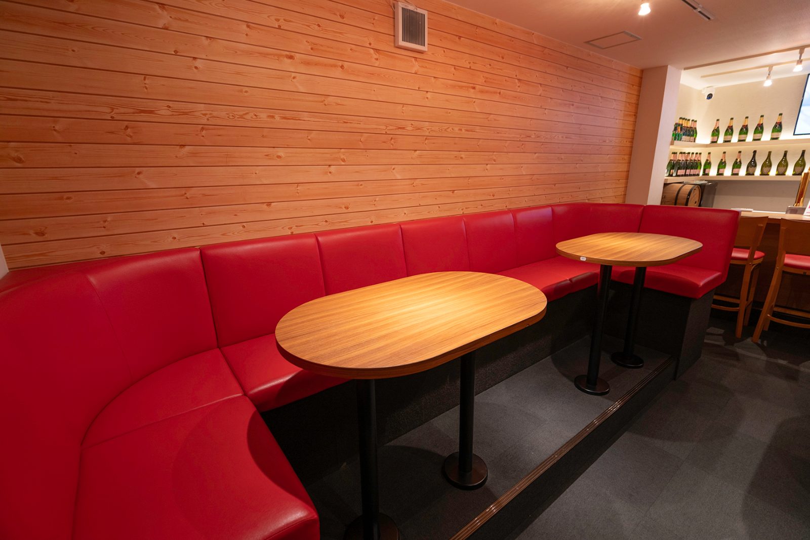 GIRLS BAR SMILE 店内写真3