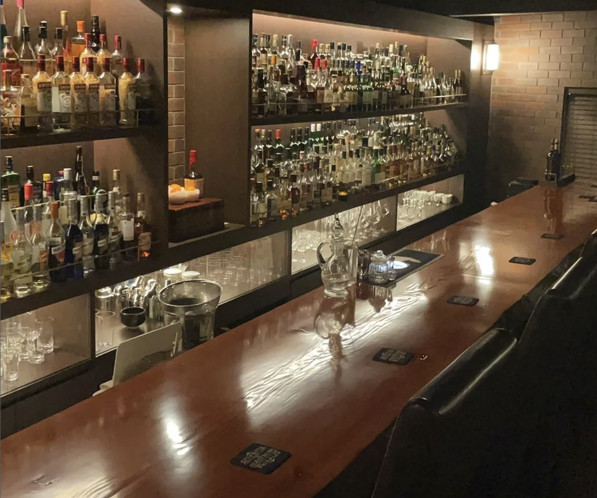 BAR ALBATROSS(バー アルバトロス) 店内写真2