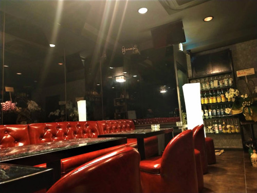 飲みにくれば 歌いにKUREBAR