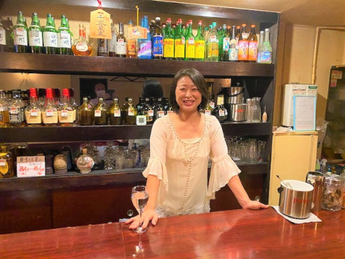 スナック どーる