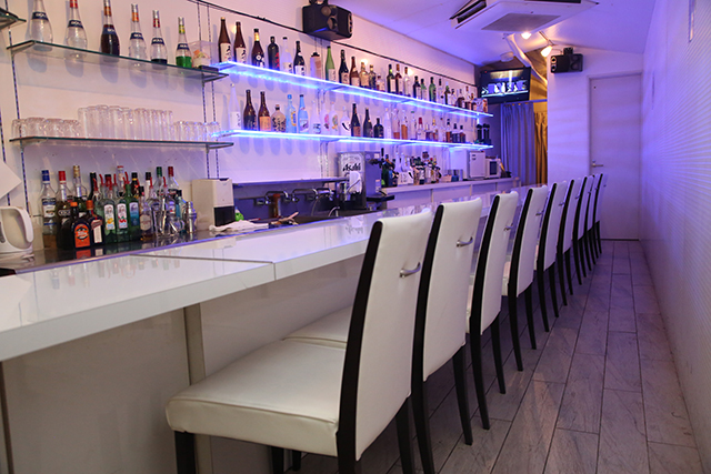GirlsBar ROOMIX 店内写真