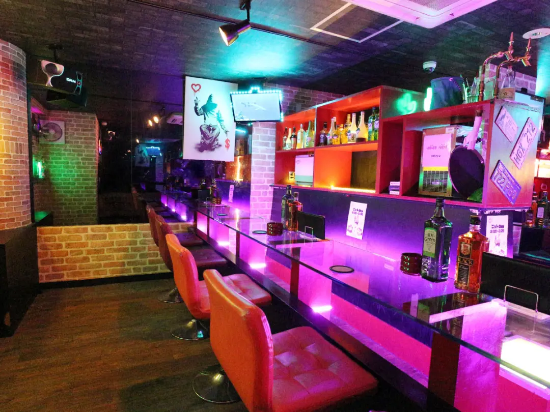 Girls Bar Q 店内写真3