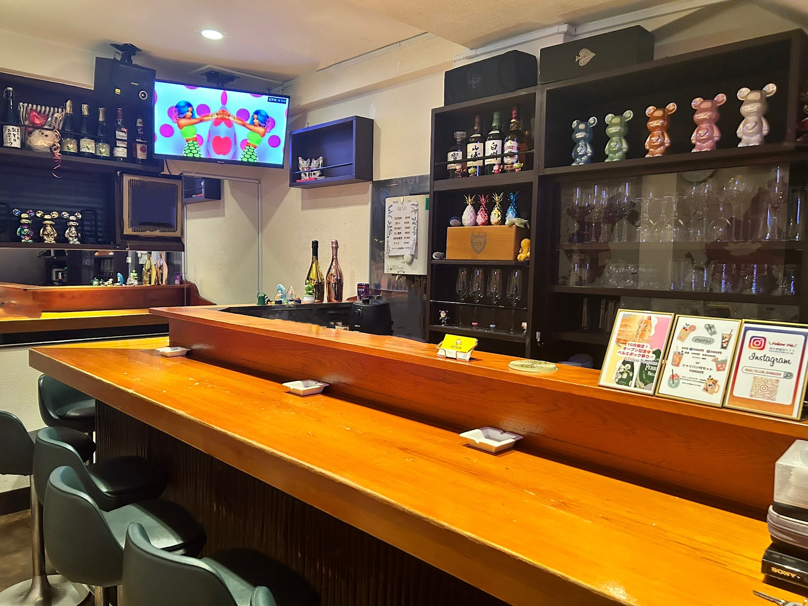 姉妹スナックBAR YELLOW 店内写真