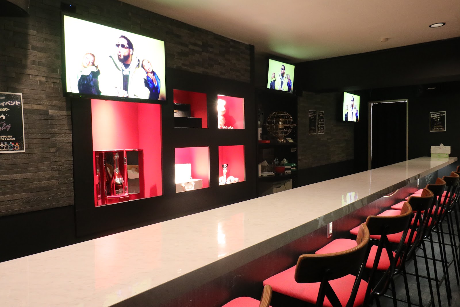 Girls Bar COCO 店内写真