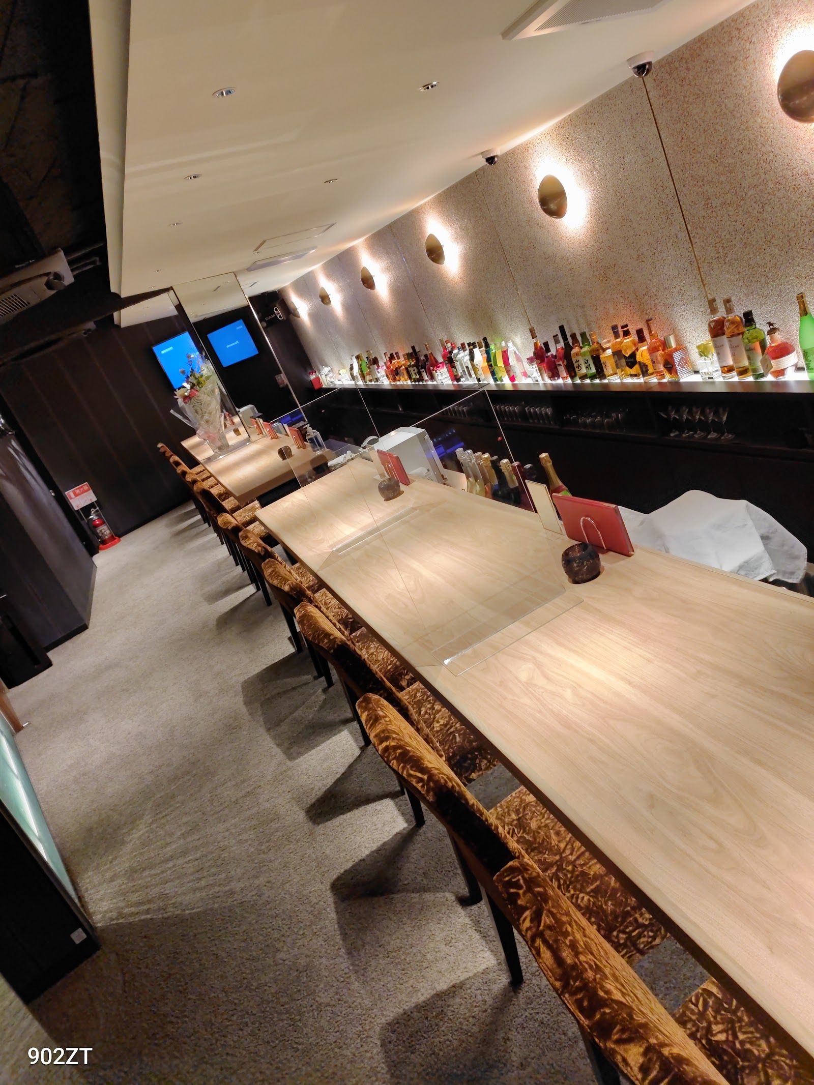 烏森バー 本店 店内写真