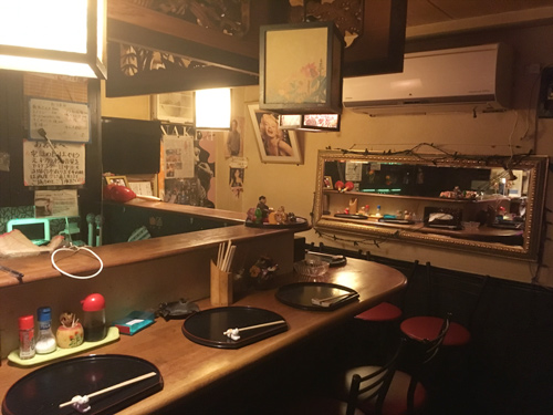 スナック紅花 店内写真